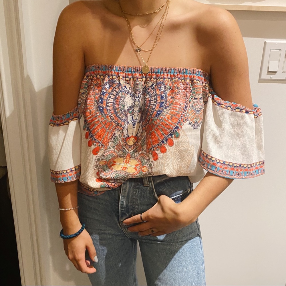 OFF THE SHOULDER TOP
